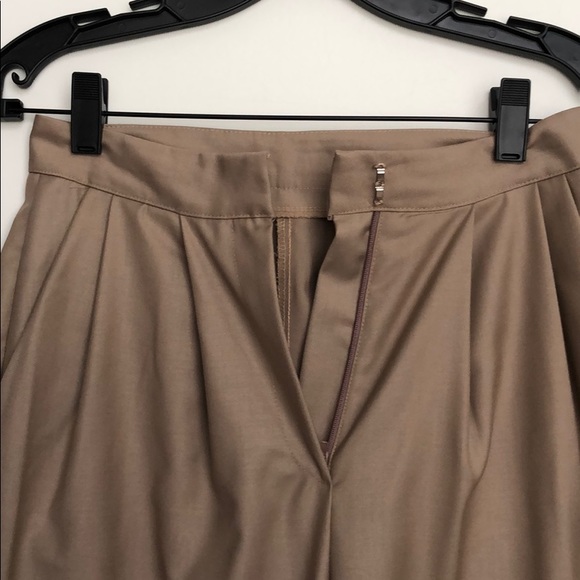 Suit (storets) - Picture 7 of 9